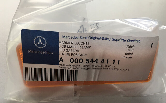 Seitenmarkierungsleuchte Mercedes A0005444111 mit Sockel Seitenmarkierungsleuchte Mercedes A0005444111 mit Sockel